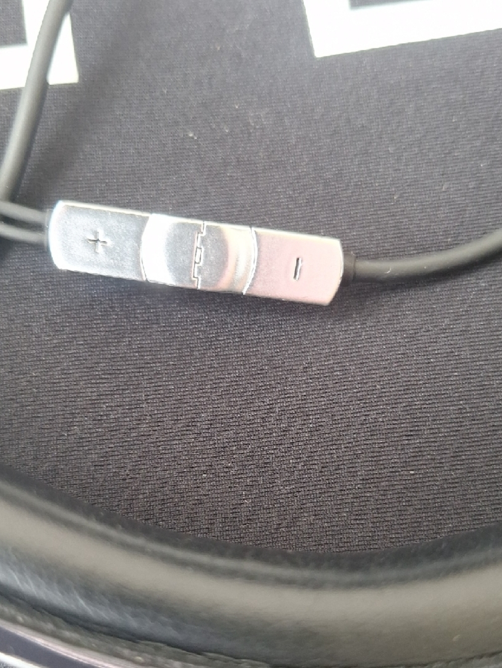 Sol Republic Tracks HD On-Ear Headphones With Case Black with Rose Gold Accents - Picture 6 of 10
